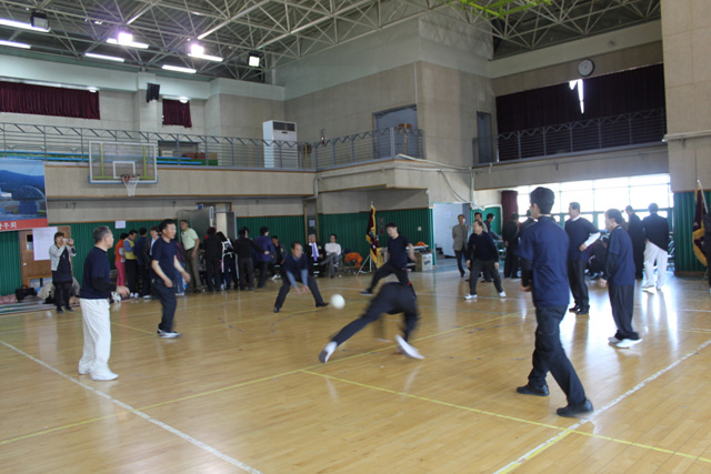 중앙학군 춘계체육대회겸 회제4회 회장위취임식 11년4월17일 087.jpg